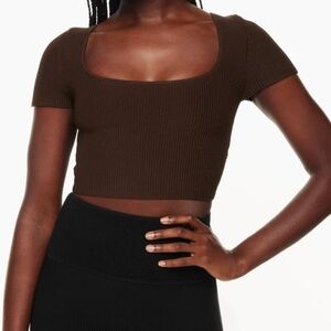 Aritzia-Babaton Body Contour Crop Top